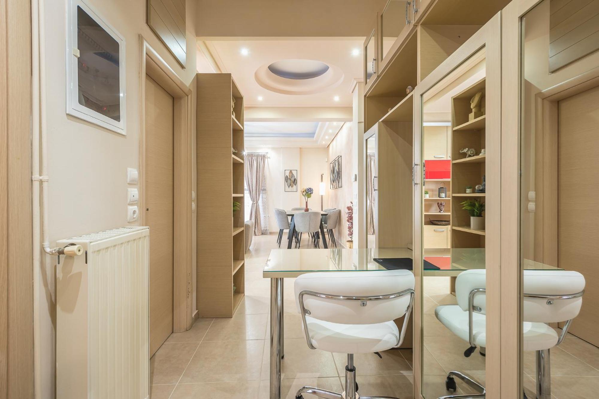 Myilios Luxury Petralona Center *